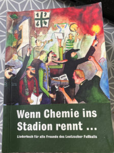 Wenn Chemie ins Stadion rennt ...
Liederbuch für alle Freunde des Leutzscher Fußballs 